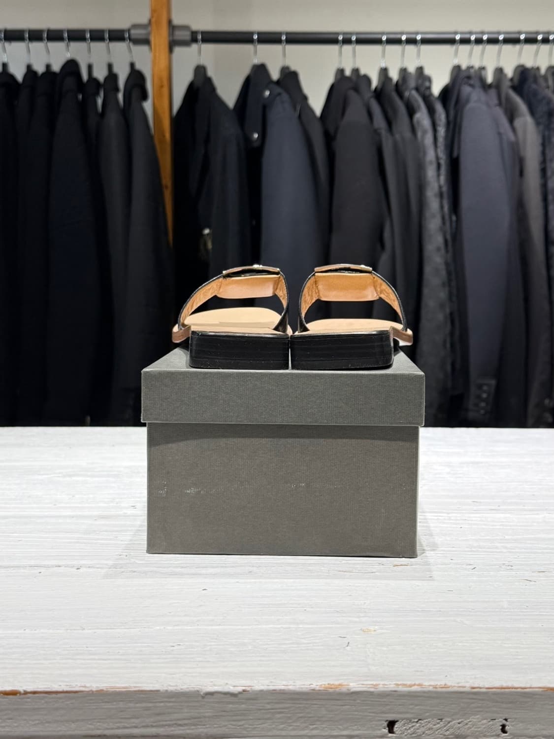 구찌 메탈 로고 레더 슬라이드 샌들 상품이미지7