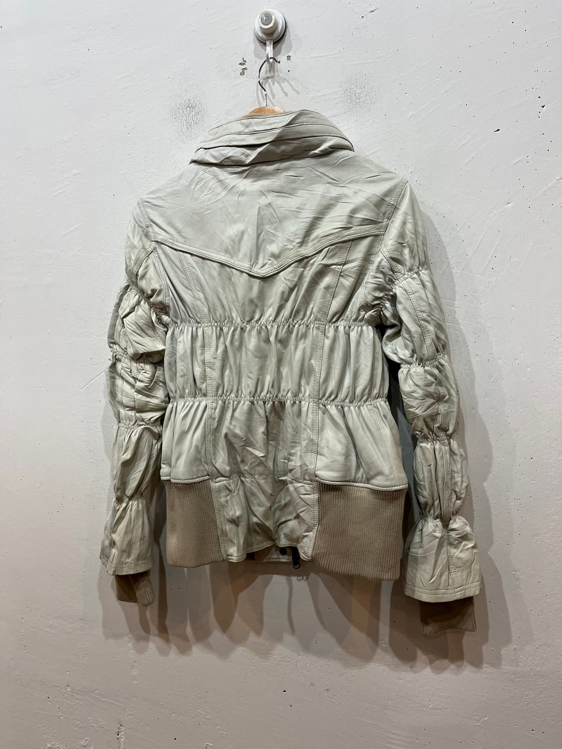 UNIT PLUS 양가죽 하이넥 셔링 자켓 우먼즈 상품이미지2