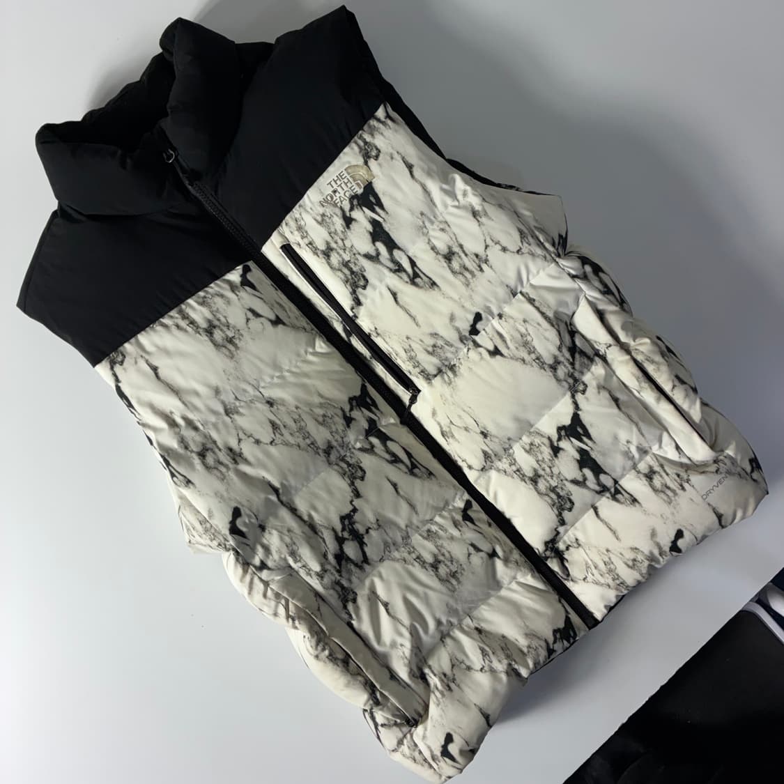 The northface  노스페이스 구스다운 눕시 패디드 베스트  상품이미지2