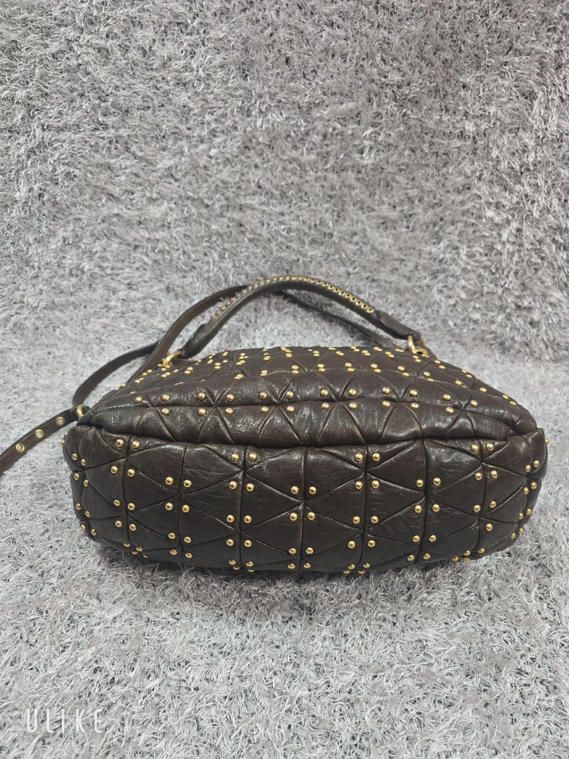 미우미우 퀼팅 금장 숄더백 상품이미지4