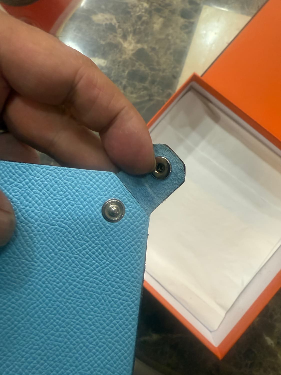 정품 에르메스 타막 여권 지갑 팝니다 상품이미지5