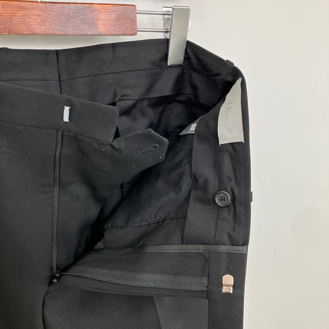 디올 옴므 노턱 블랙 원모 슬랙스 상품이미지4