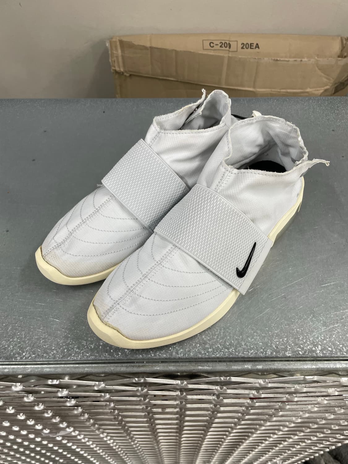 나이키 X 피어 오브 갓 모카신 퓨어 플레티넘 270 상품이미지2