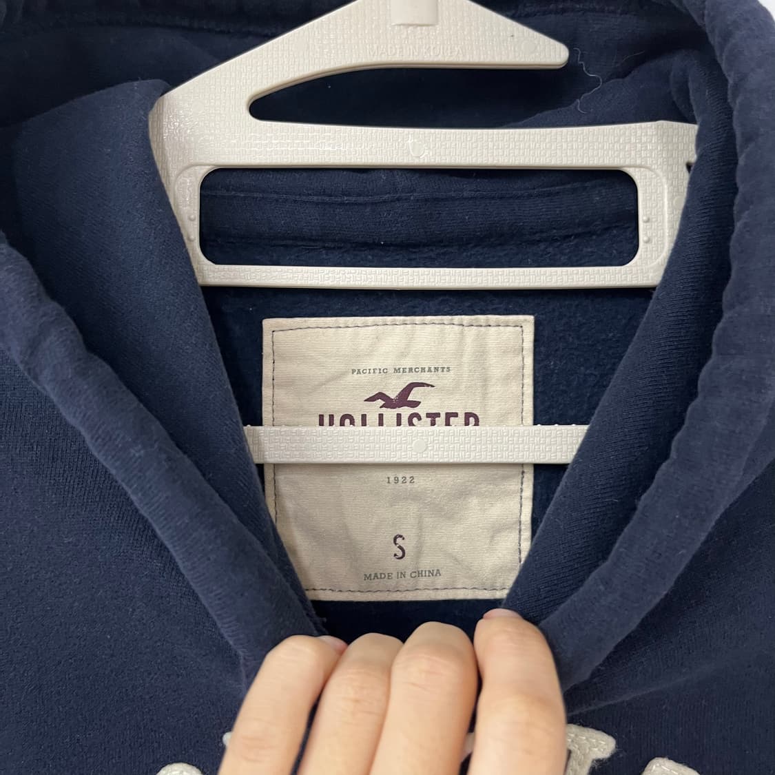 홀리스터 딱붙핏 자수로고 네이비 후드티 상품이미지5