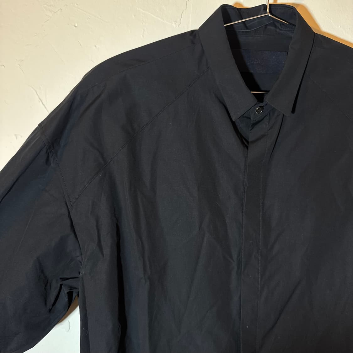 준지 블랙 디테일 셔츠 상품이미지8