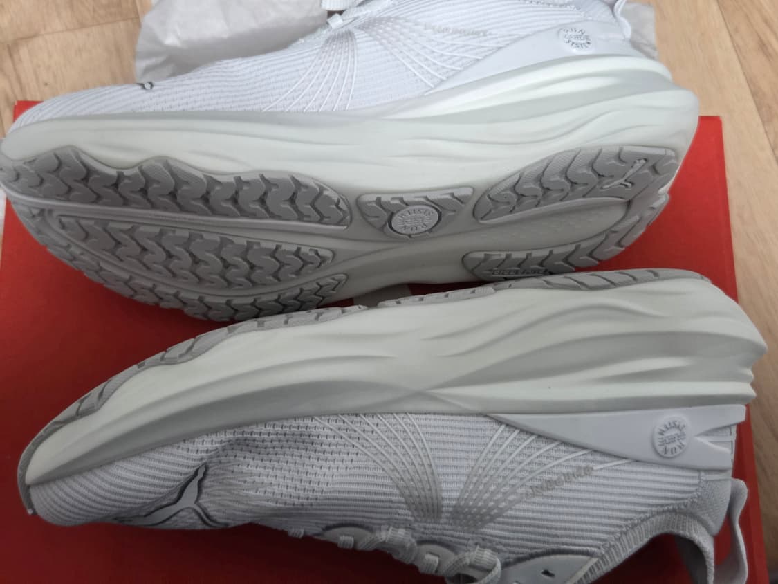 푸마 포에버런 나이트로2 와이드 260 팝니다 상품이미지3