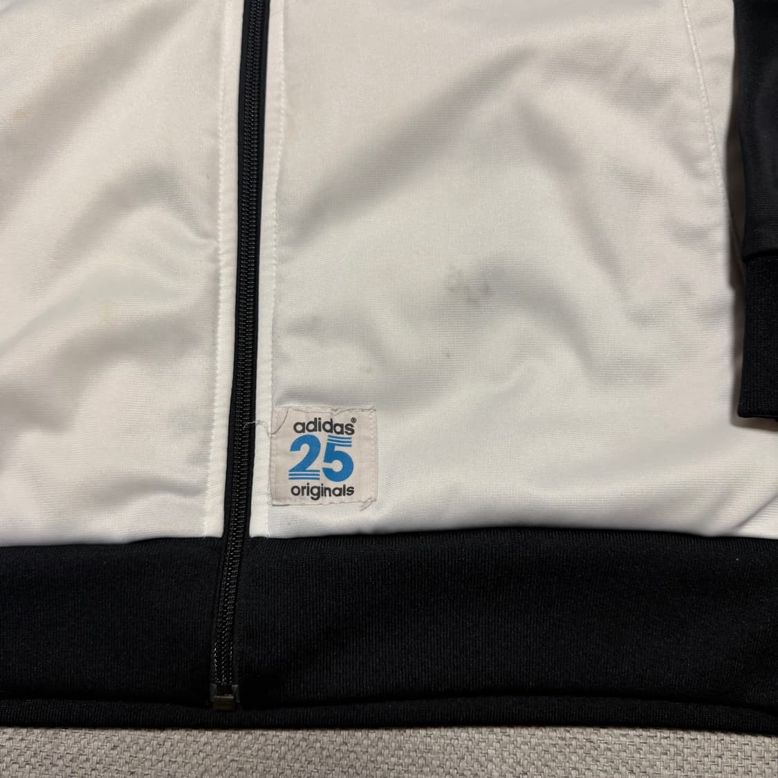 아디다스 오리지널 니고 베어 트랙탑 상품이미지2