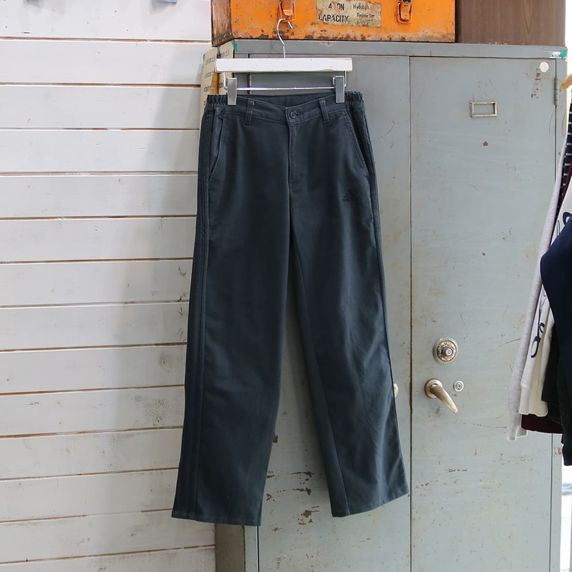 (착용컷) 아디다스 밴딩 치노 팬츠 (남성용 M) 상품이미지3