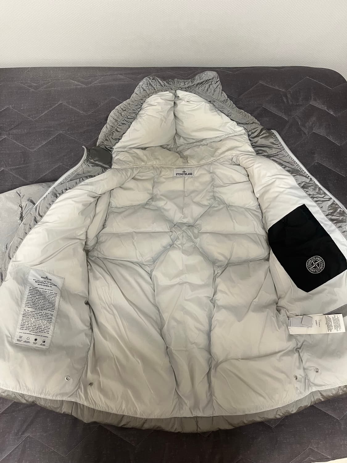 스톤타일랜드 나일론패딩 판매합니다. 상품이미지3