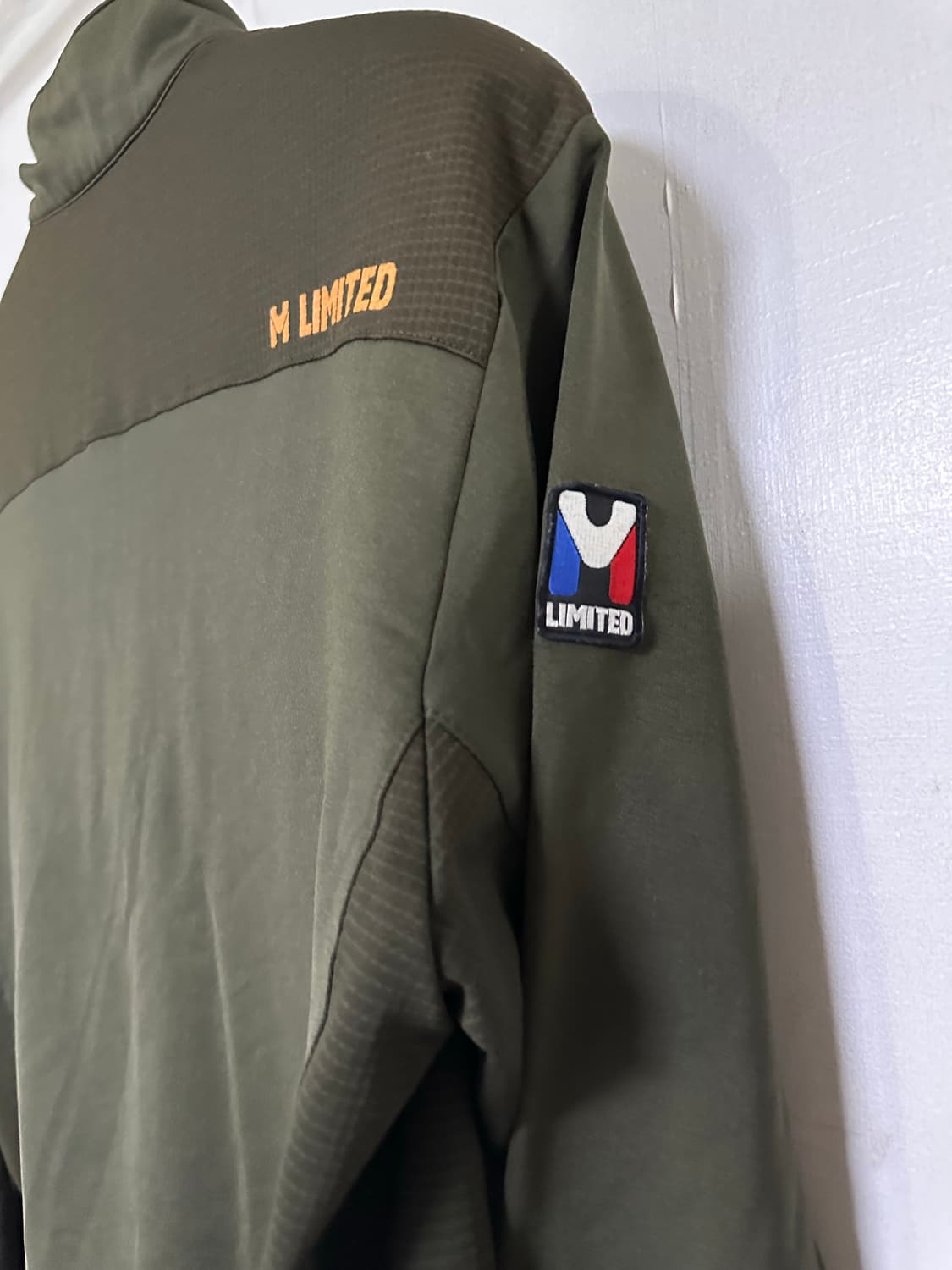 엠리미티드 남성용 반집업 티셔츠 상품이미지3