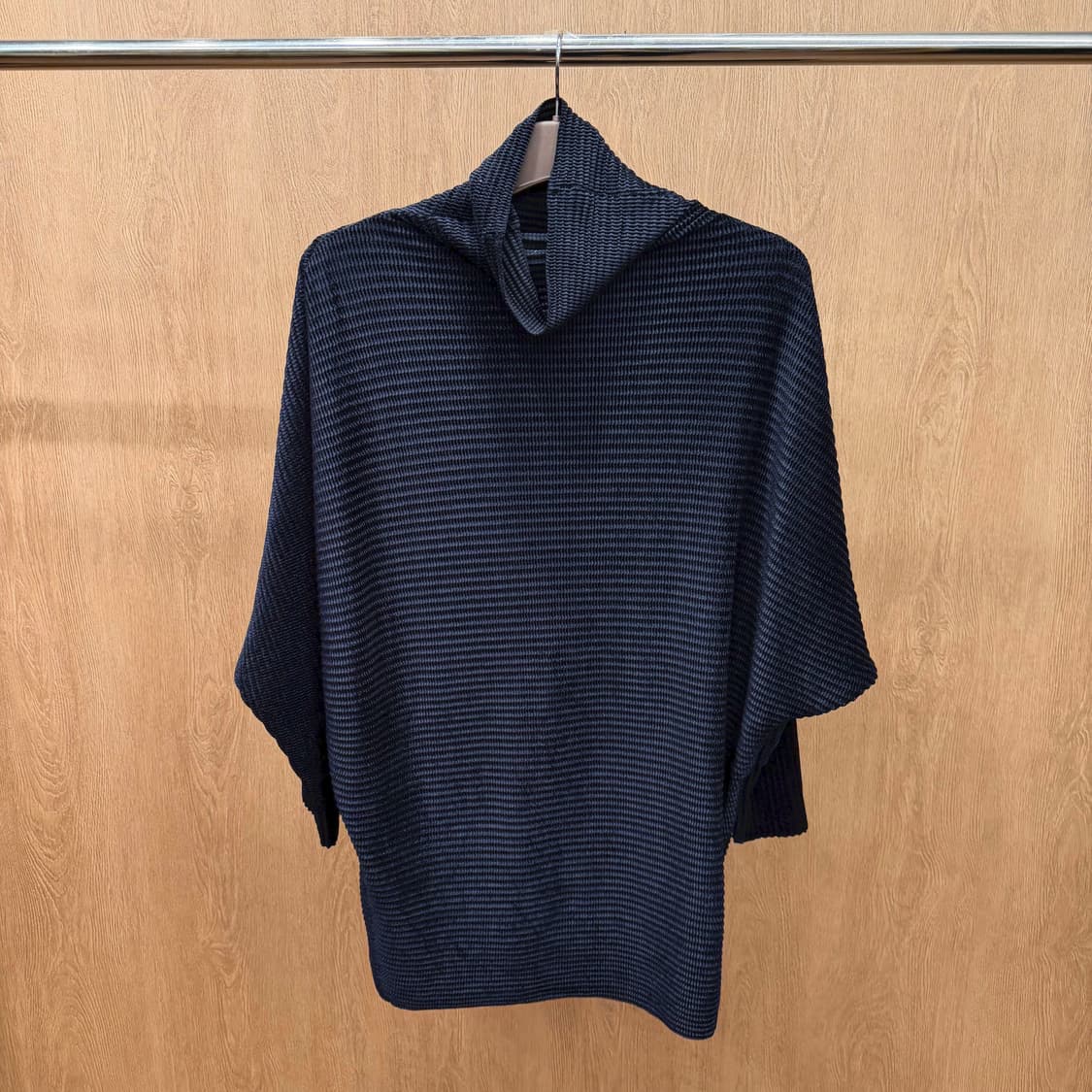 스피치오 하이넥 플리츠 롱 탑 드롭 숄더 하프 슬리브 디테일 루즈핏 블랙 상품이미지2