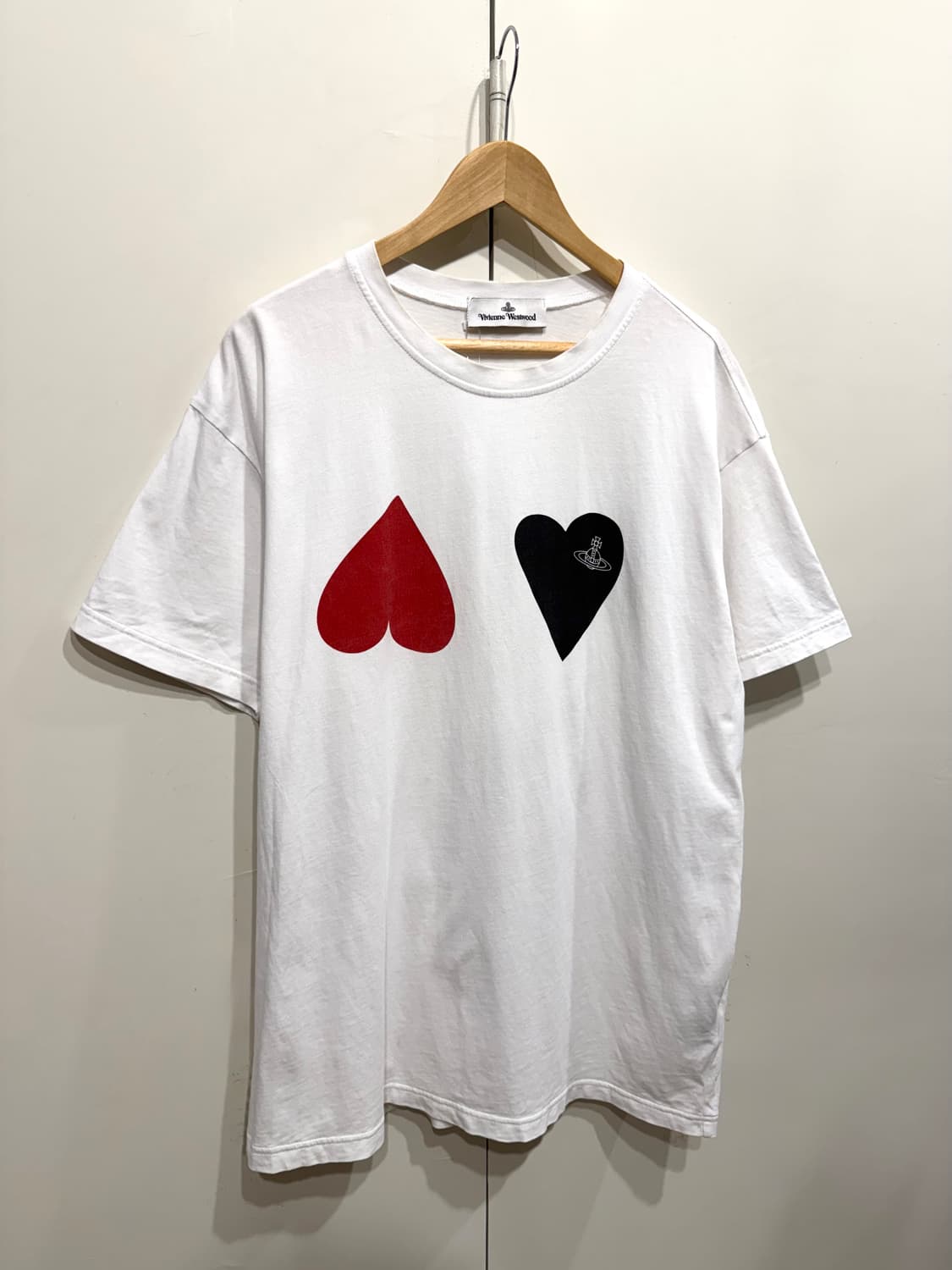 비비안 웨스트우드 클래식 하트 티셔츠 상품이미지3
