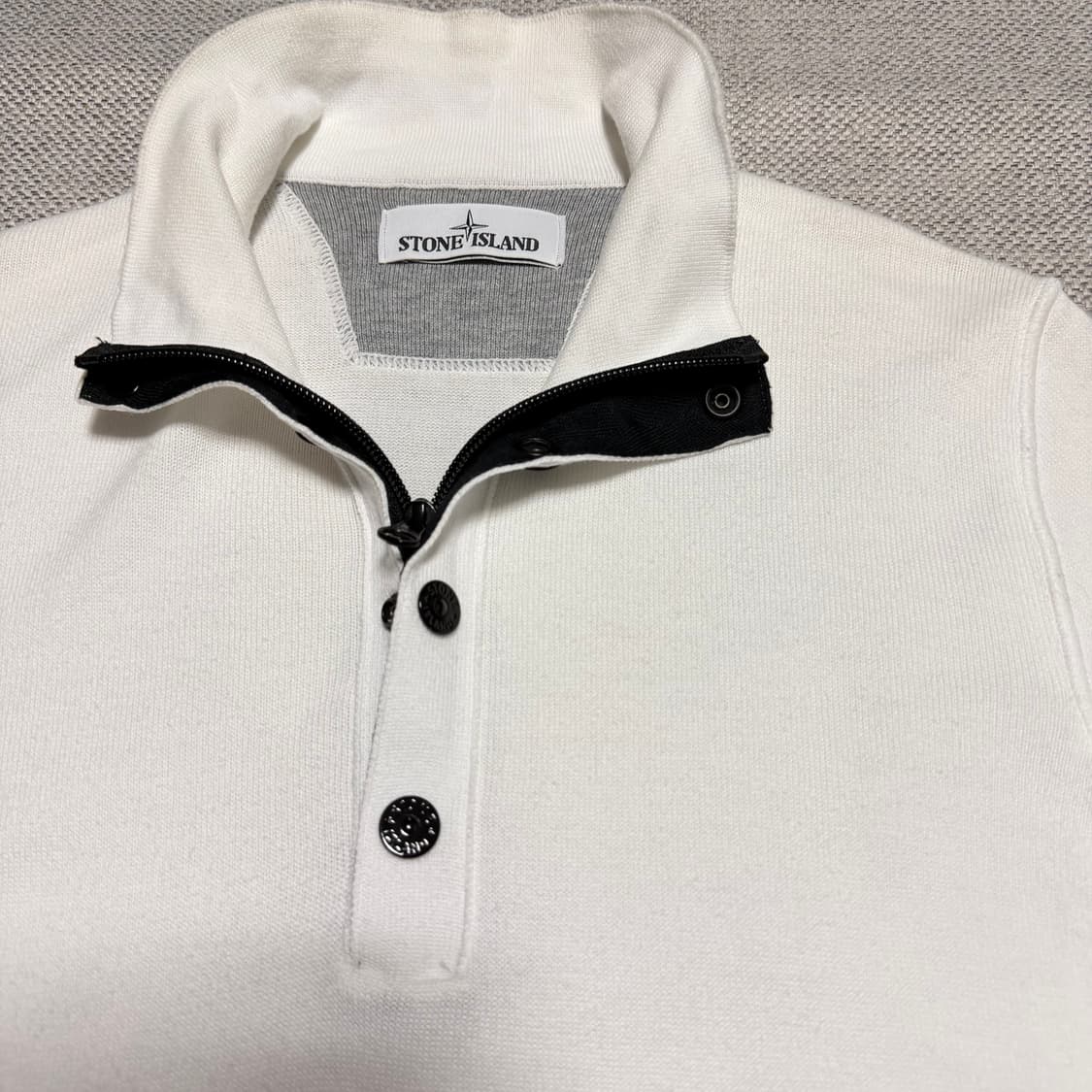 스톤아일랜드 하프버튼 집업 와펜 니트 상품이미지3