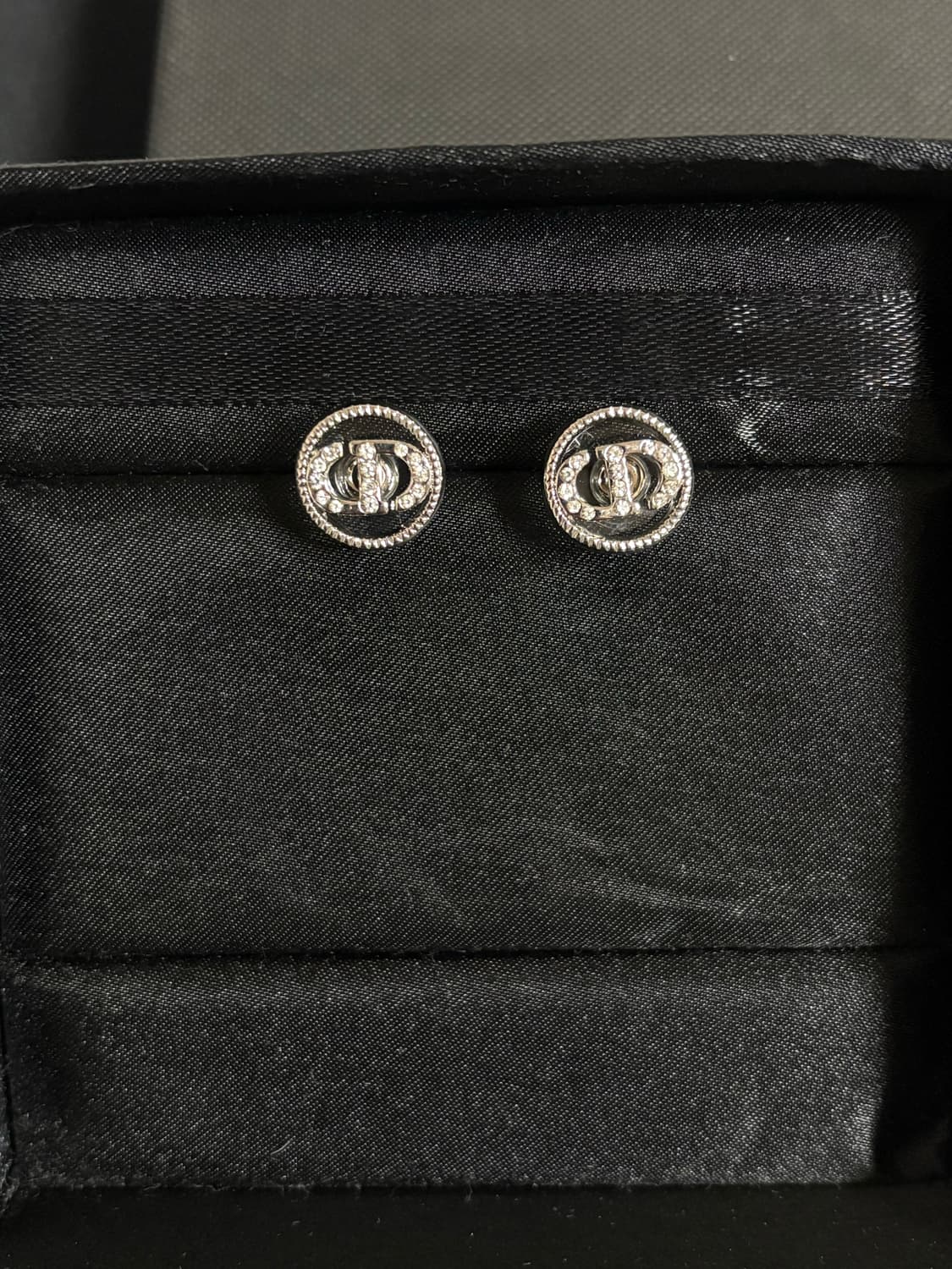 디올 정품 업사이클링 실버 크리스탈 라운드 귀걸이 상품이미지3