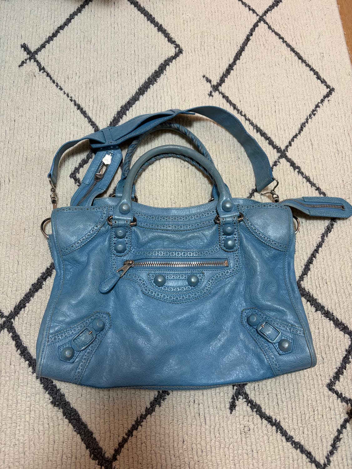 발렌시아가 모터백 상품이미지1