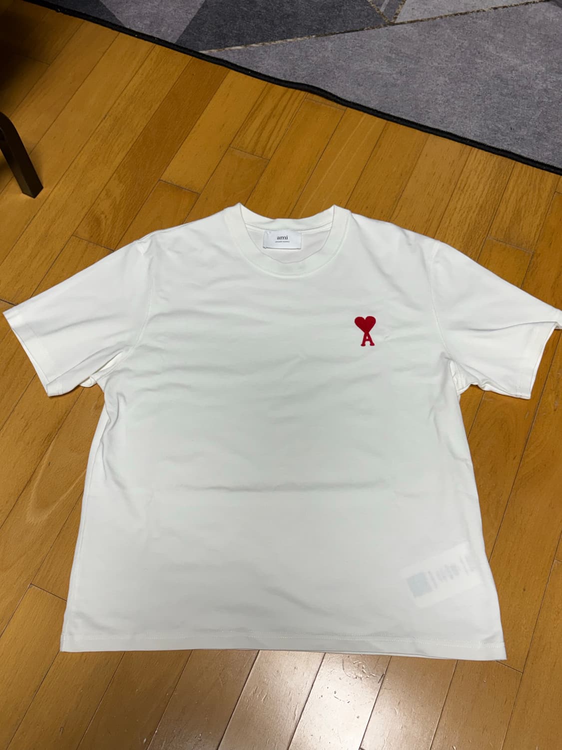 [새상품급] 아미 미디움하트 로고 네츄럴 화이트 S 상품이미지3