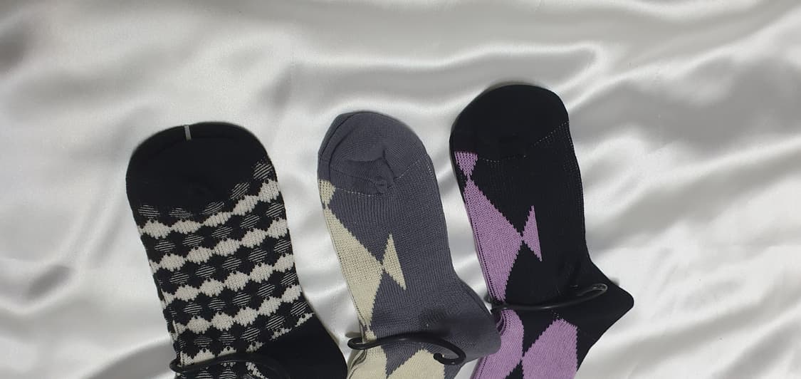 퍼플 그레이 크림 다이아투톤 아가일 체크 패턴 비비안웨스트우드 양말 상품이미지4