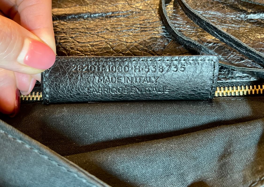 발렌시아가 클래식 스터드 클러치 (블랙/골드) 상품이미지10