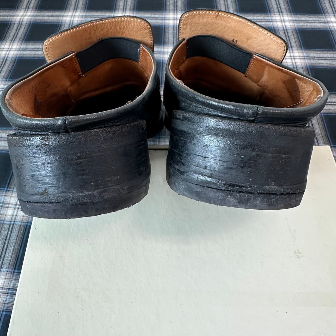 마틴로즈 체인 장식 레더 뮬 슬리퍼 블랙  상품이미지6