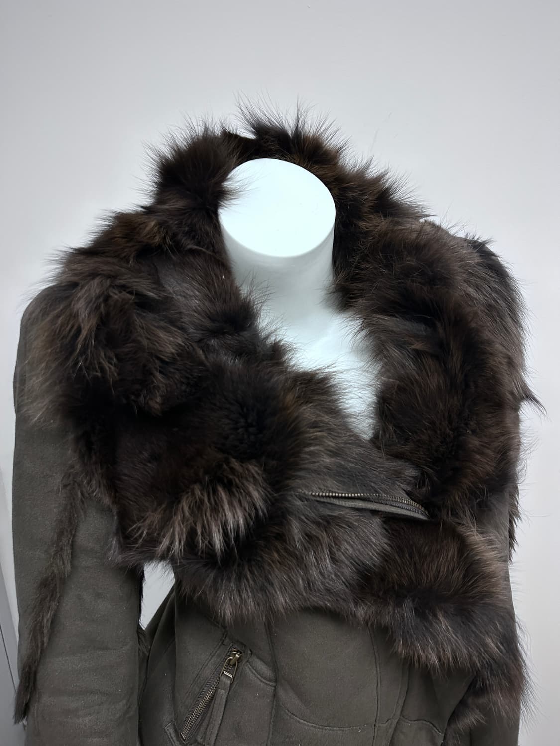 사선 하이넥 시어링 자켓 상품이미지2