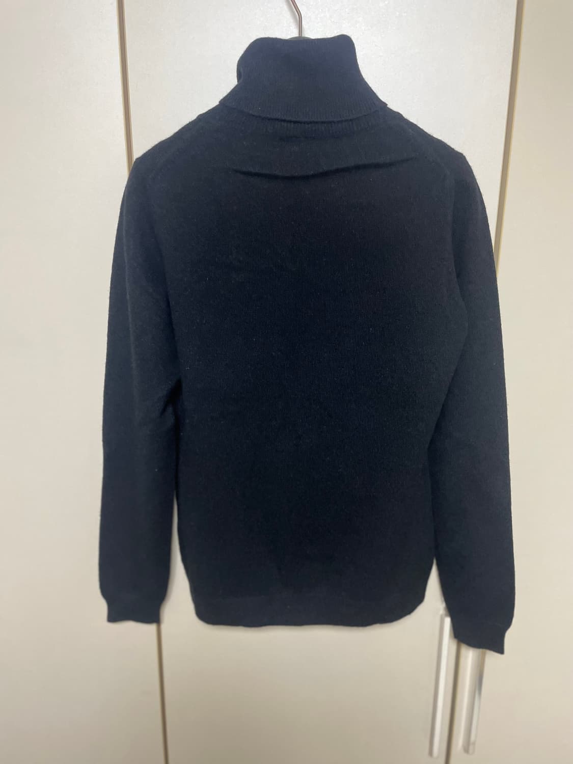 유니클로 100% 캐시미어 터틀넥 여성 스웨터 블랙 S 상품이미지4