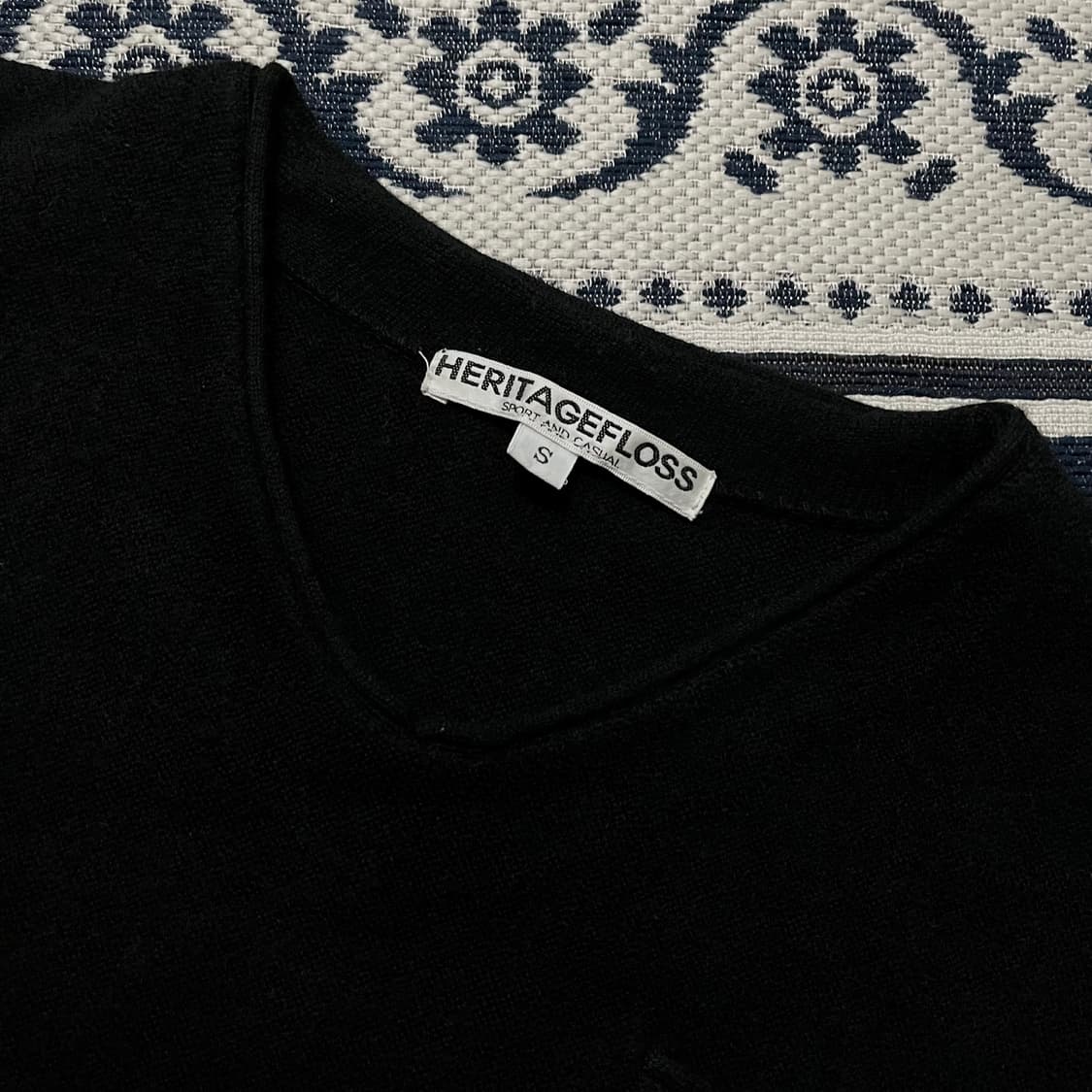 헤리티지플로스 울 브이넥 스웨터 상품이미지2