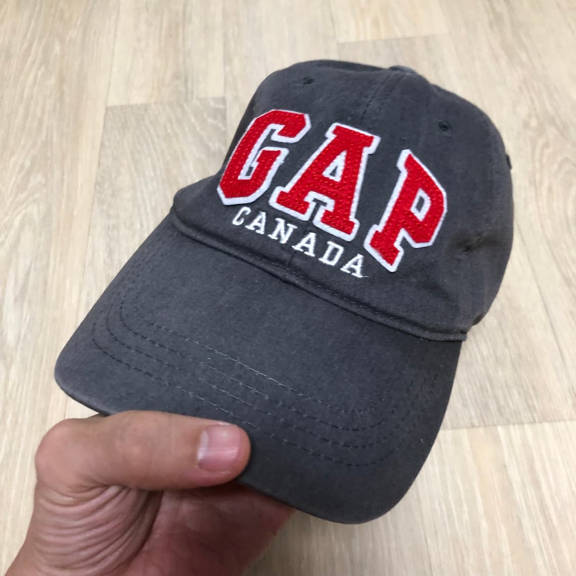 (ONE SIZE) 갭 GAP 펠트 자수 OG 로고 볼캡 차콜 상품이미지5