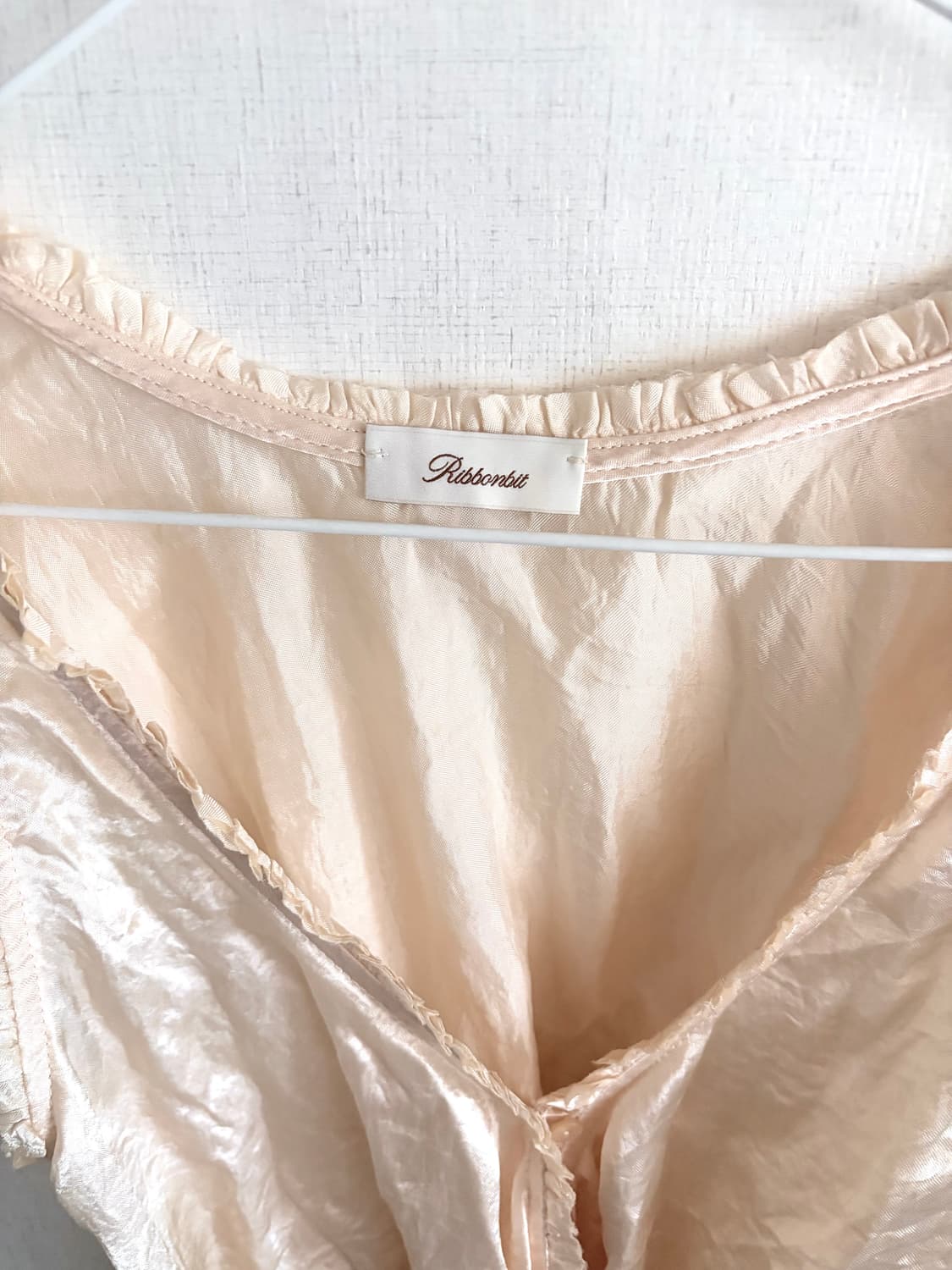 리본빛 Tippy Shirring Blouse Peach 상품이미지4