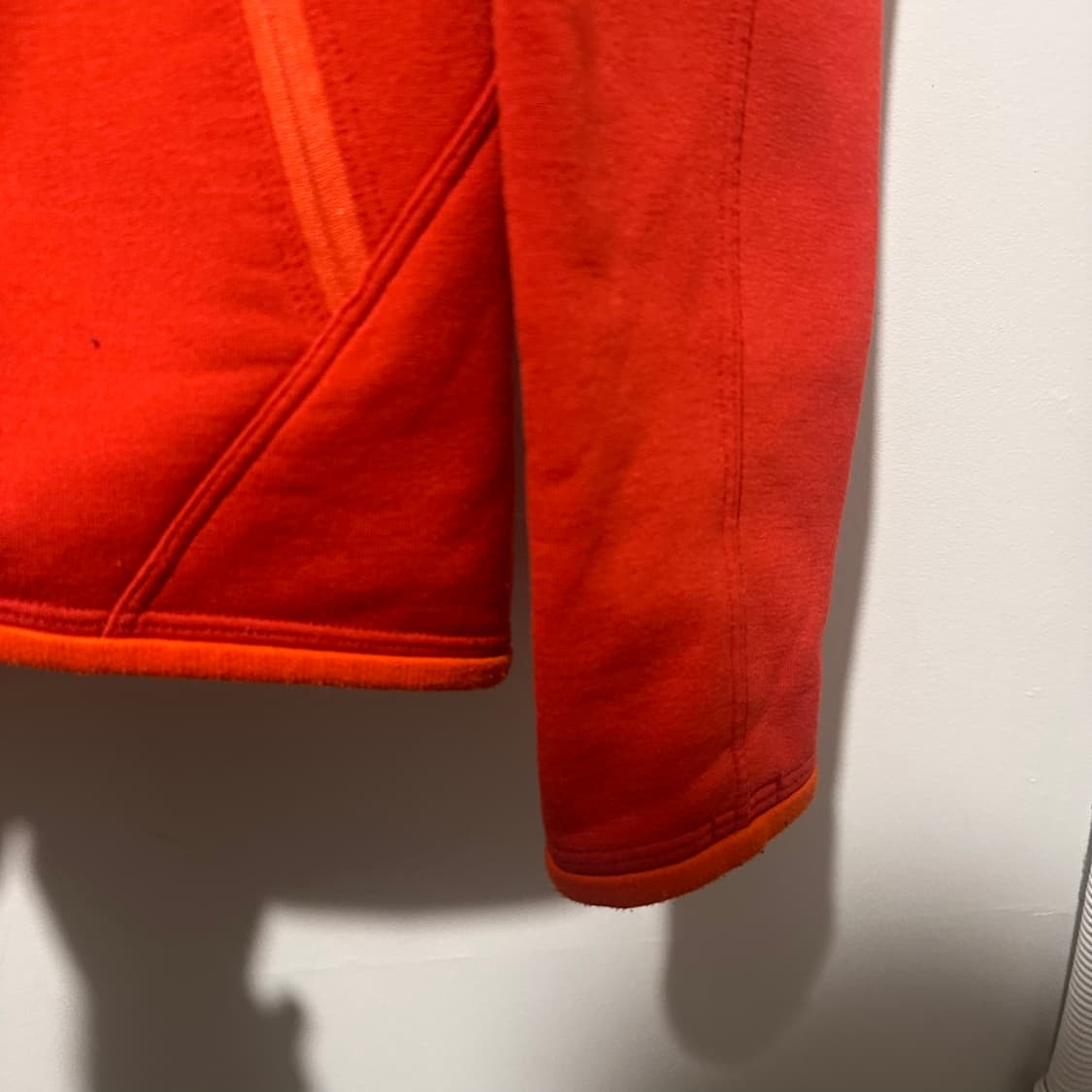 아크테릭스 레드 후드집업 상품이미지4