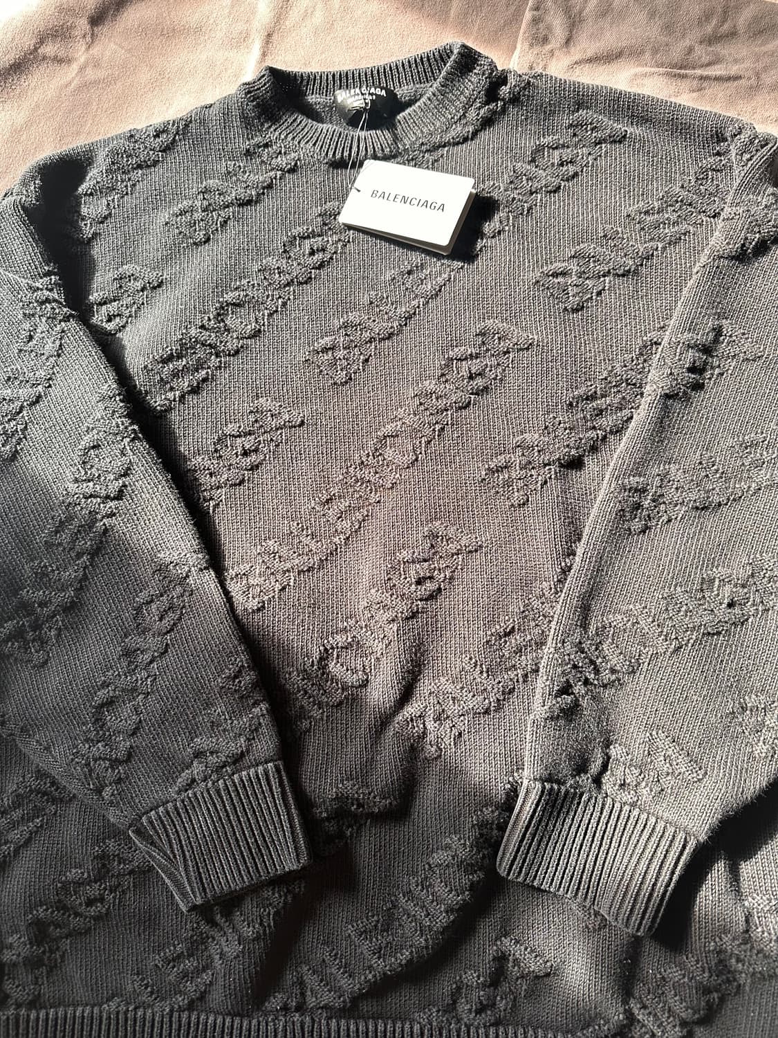 발렌시아가 / 올오버 로고 스웨터 블랙 / M 상품이미지2