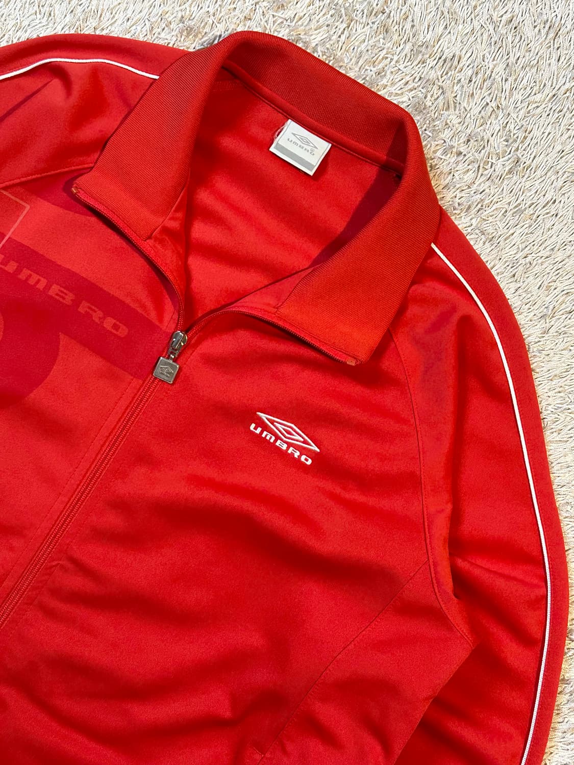 엄브로 UMBRO 올드스쿨 사이드라인 트랙탑 져지 레드 상품이미지2