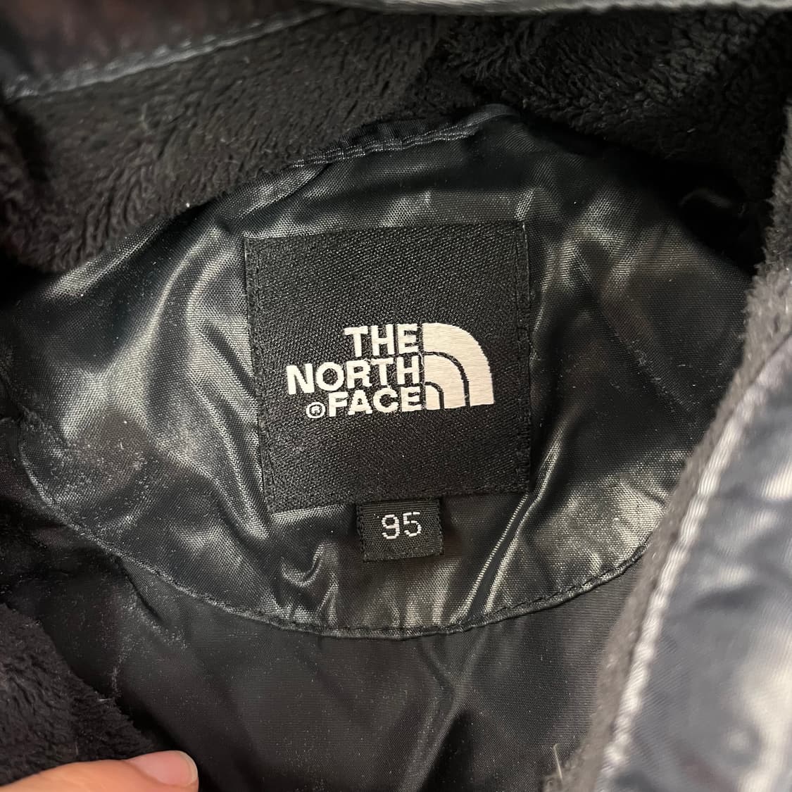 W 95 노스페이스 600 유광 경량 패딩 상품이미지3