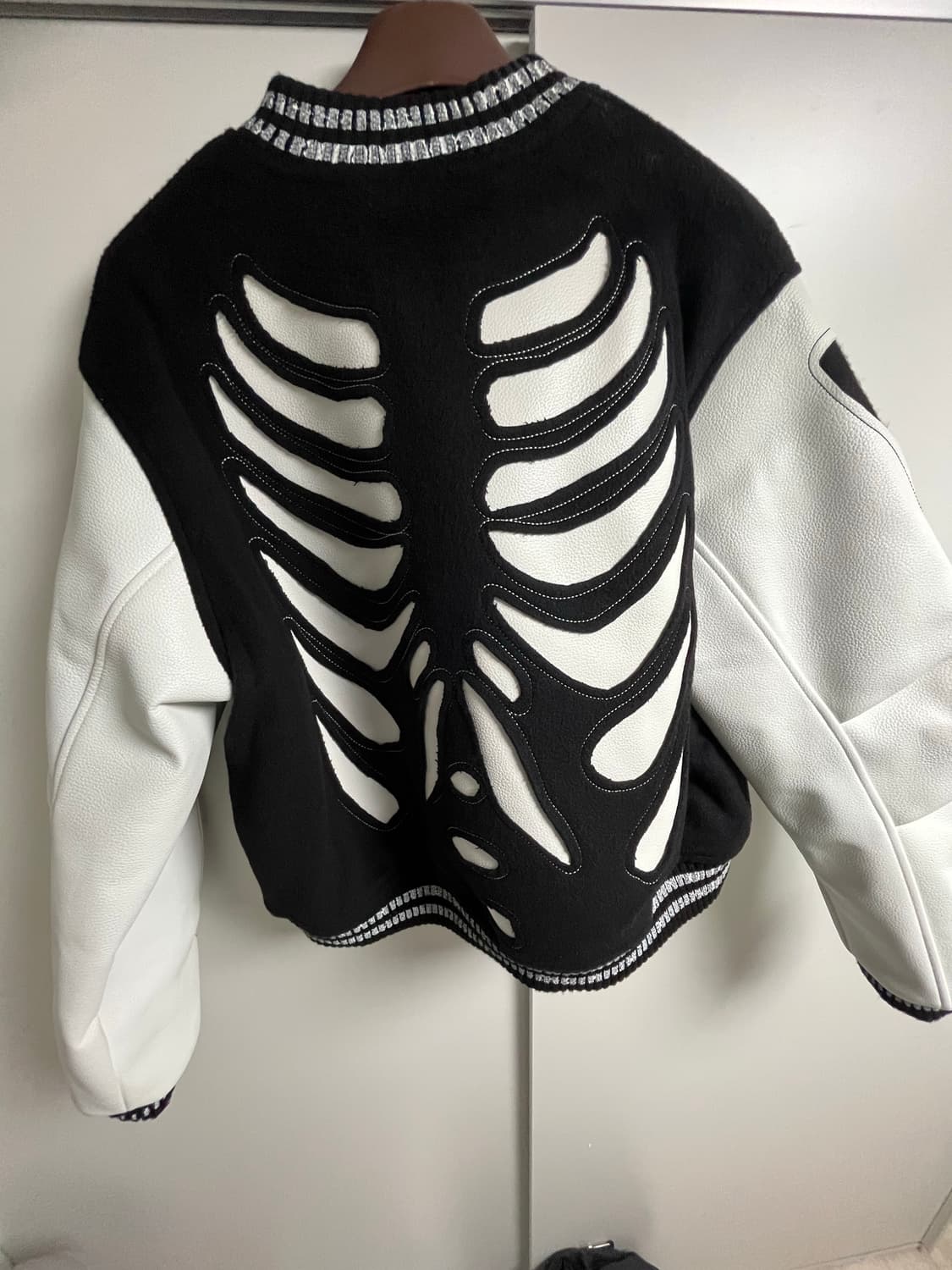 써저리(Sugery) 본 바시티 자켓 상품이미지2