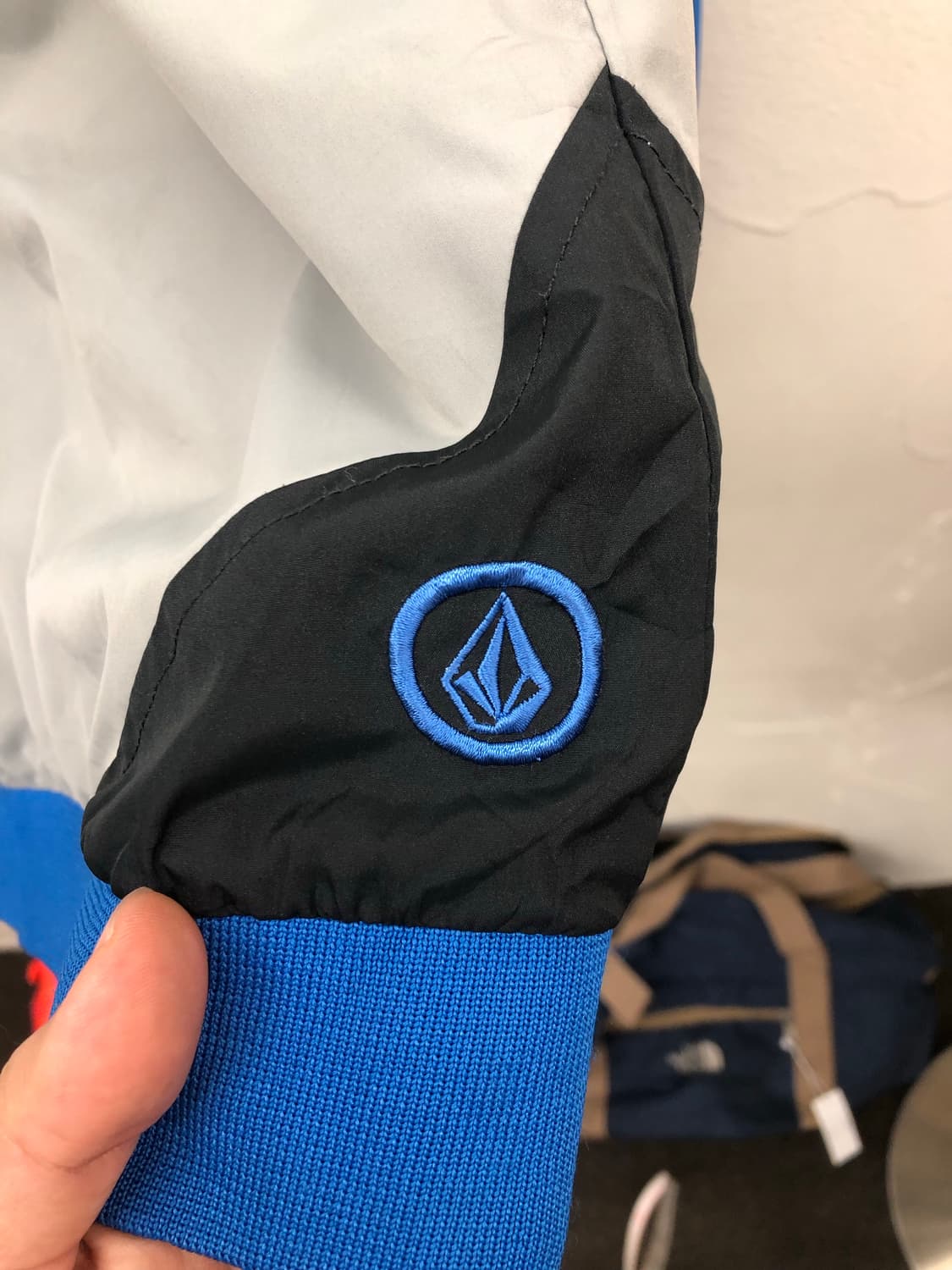 volcom 바람막이 상품이미지5
