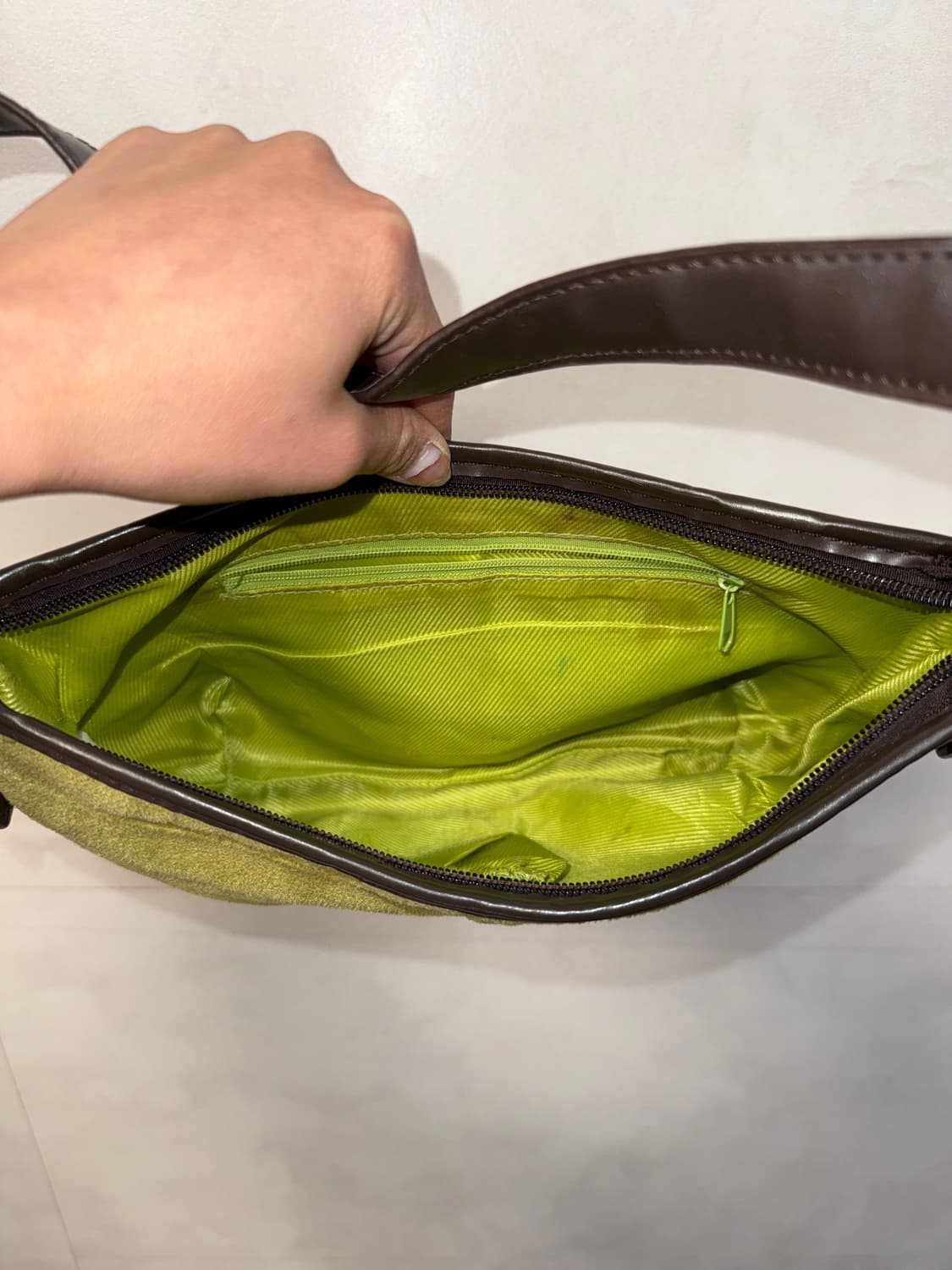 Khaki brown suede mini shoulder bag 상품이미지5