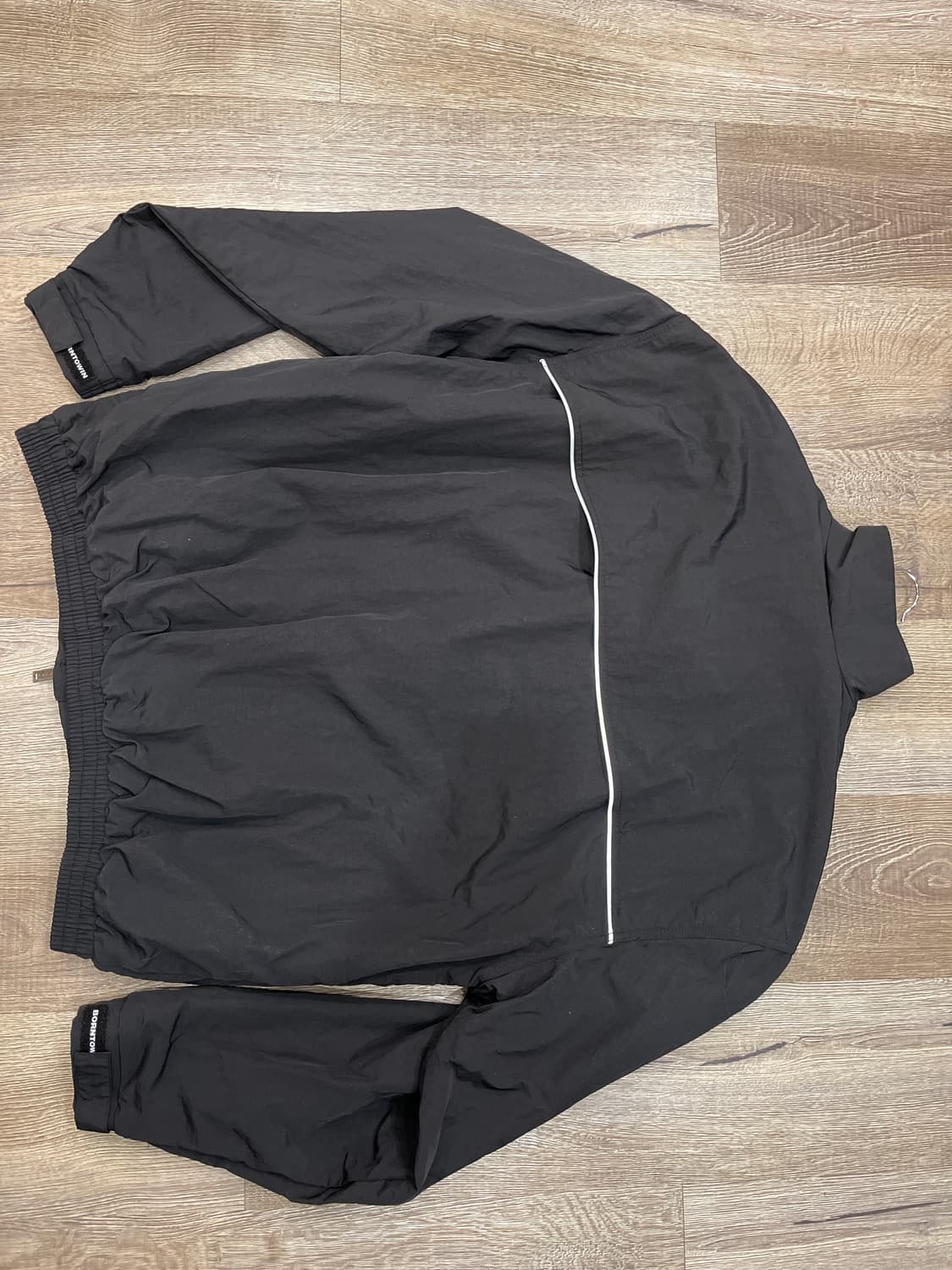 본투윈 바람막이 3사이즈 새거 팝니다(품절상품) 상품이미지2