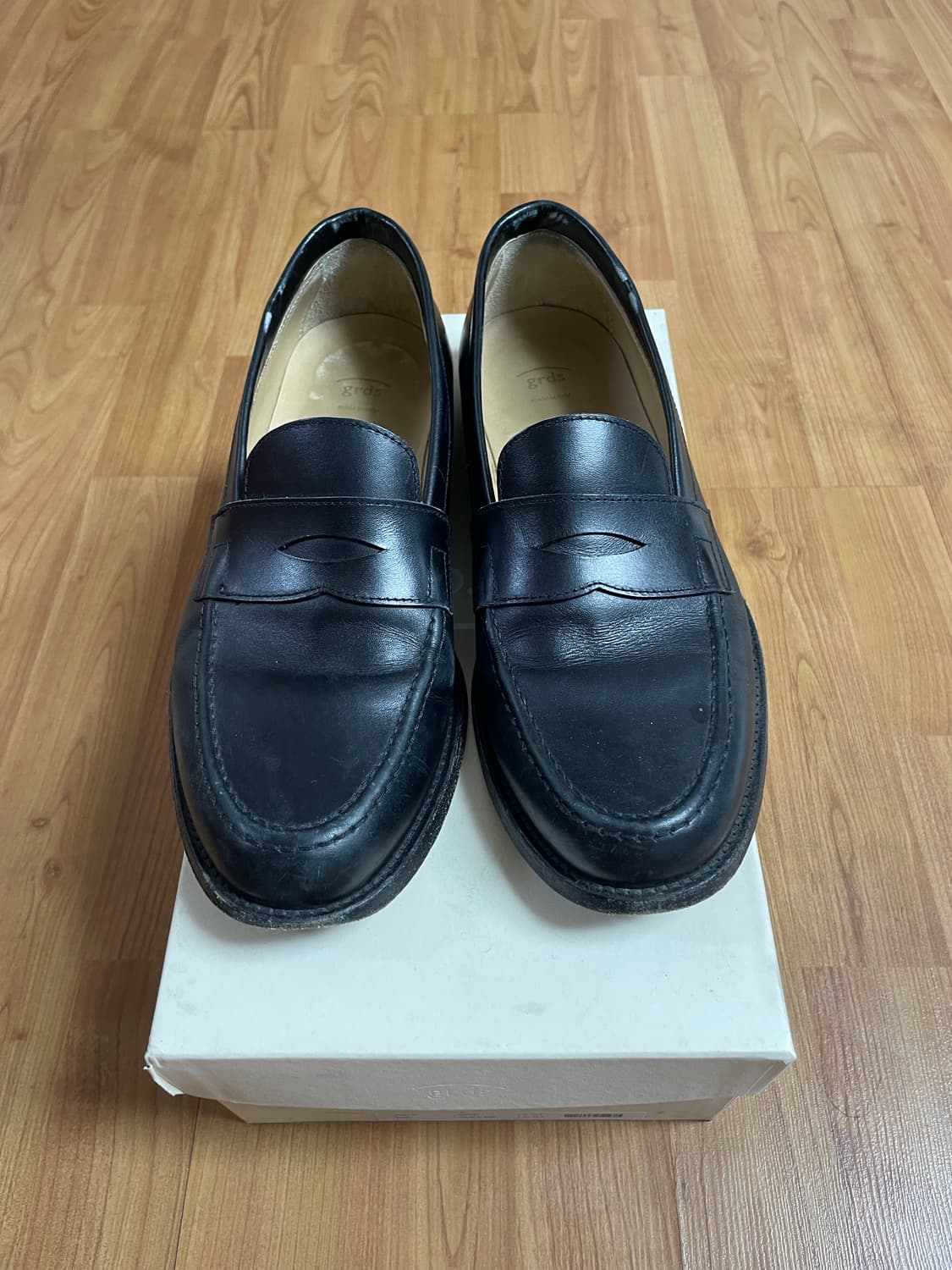 grds 로퍼 42.5팝니나 상품이미지1