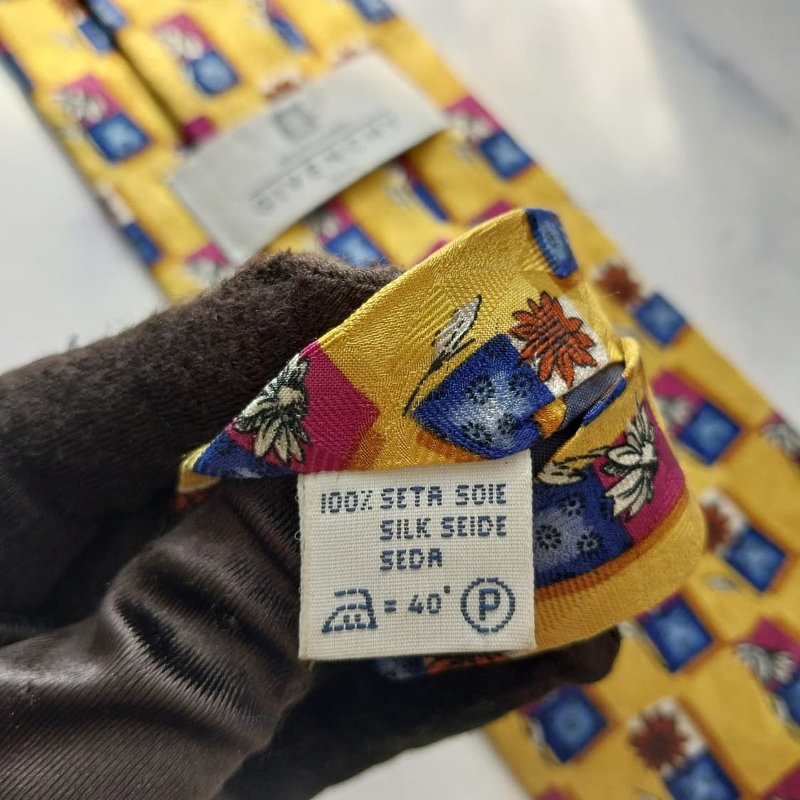 지방시 실크 머스타드 플라워 패턴 넥타이 9.5cm A등급 K1869
 상품이미지9