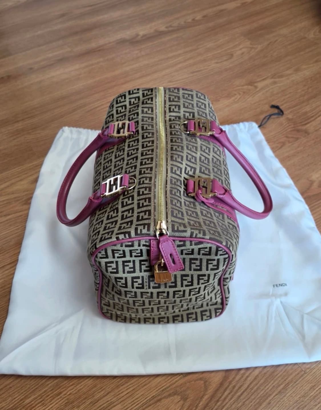 펜디 FF 로고 보스턴 더플백 상품이미지2