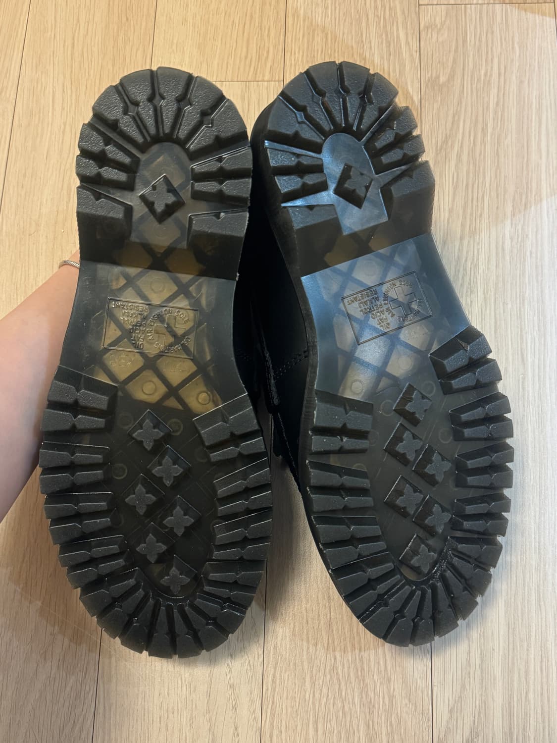 닥터마틴 아드리안 벡스 260 상품이미지3