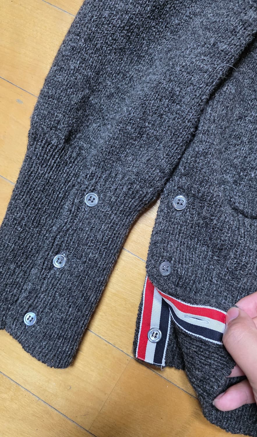 [새상품급,4]톰브라운 셰틀랜드 가디건 그레이 상품이미지6