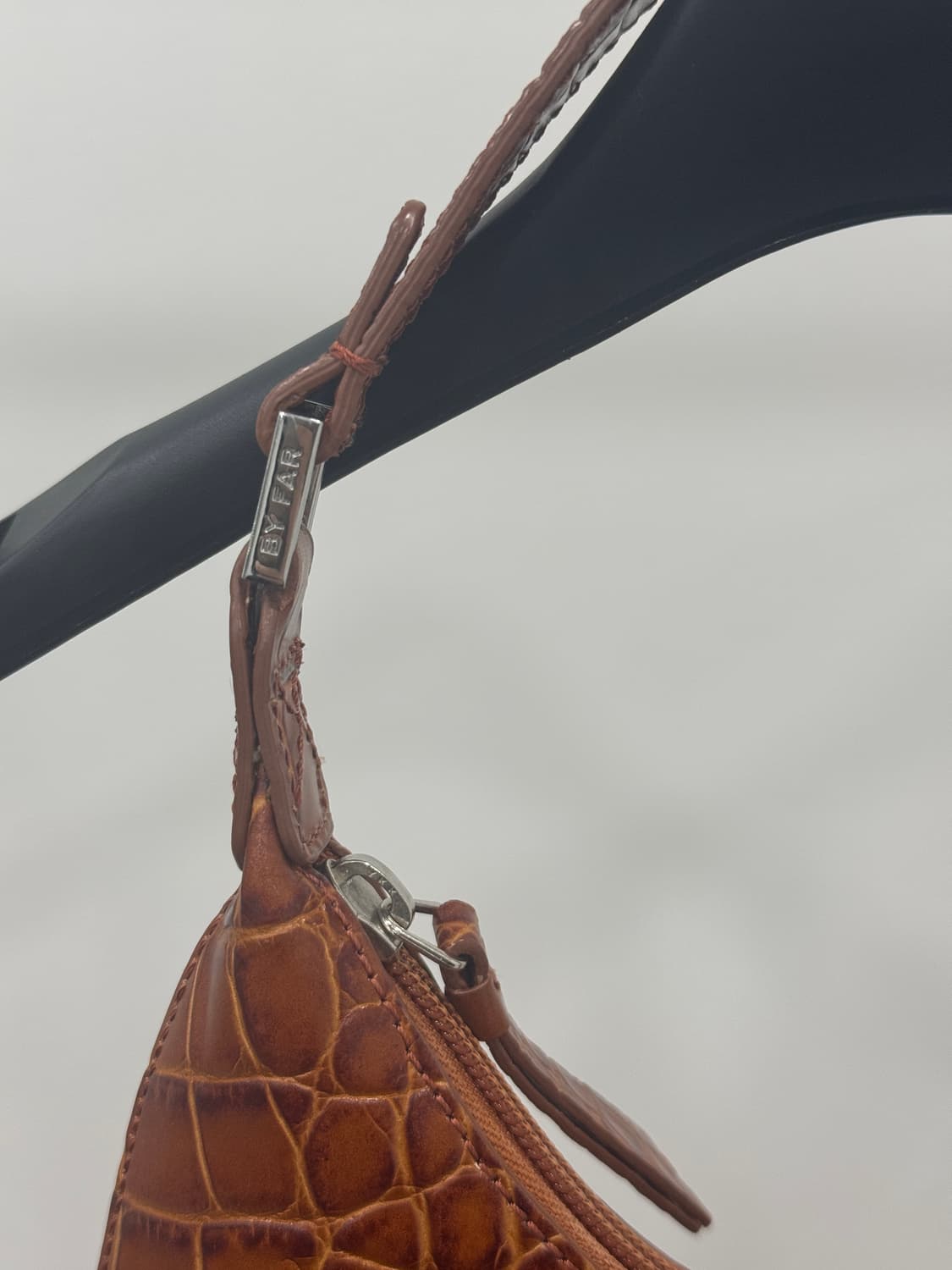 By far crocodile effect shoulder bag 상품이미지5