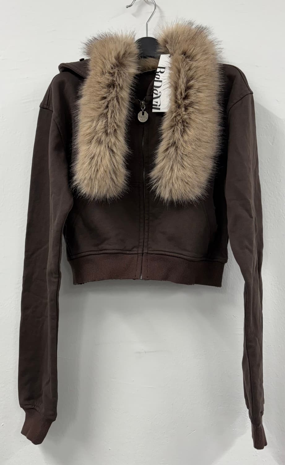 비데블 퍼 탈부착 크롭 후디 - 브라운 상품이미지2