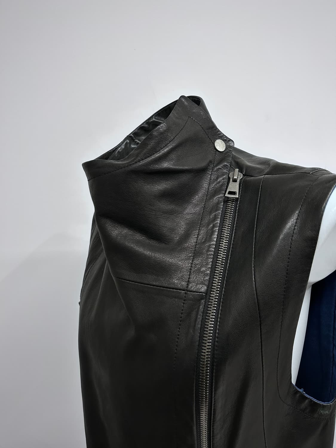 타임 더블 비대칭 하이넥 램스킨 베스트 상품이미지7