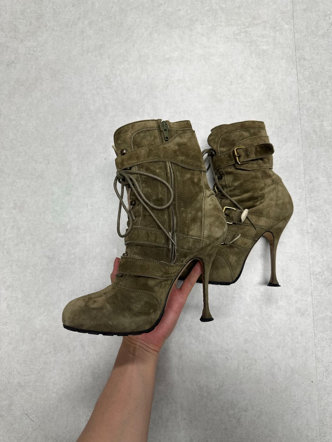 Brian Atwood 밀리터리 스트랩 스틸레토 힐 상품이미지4