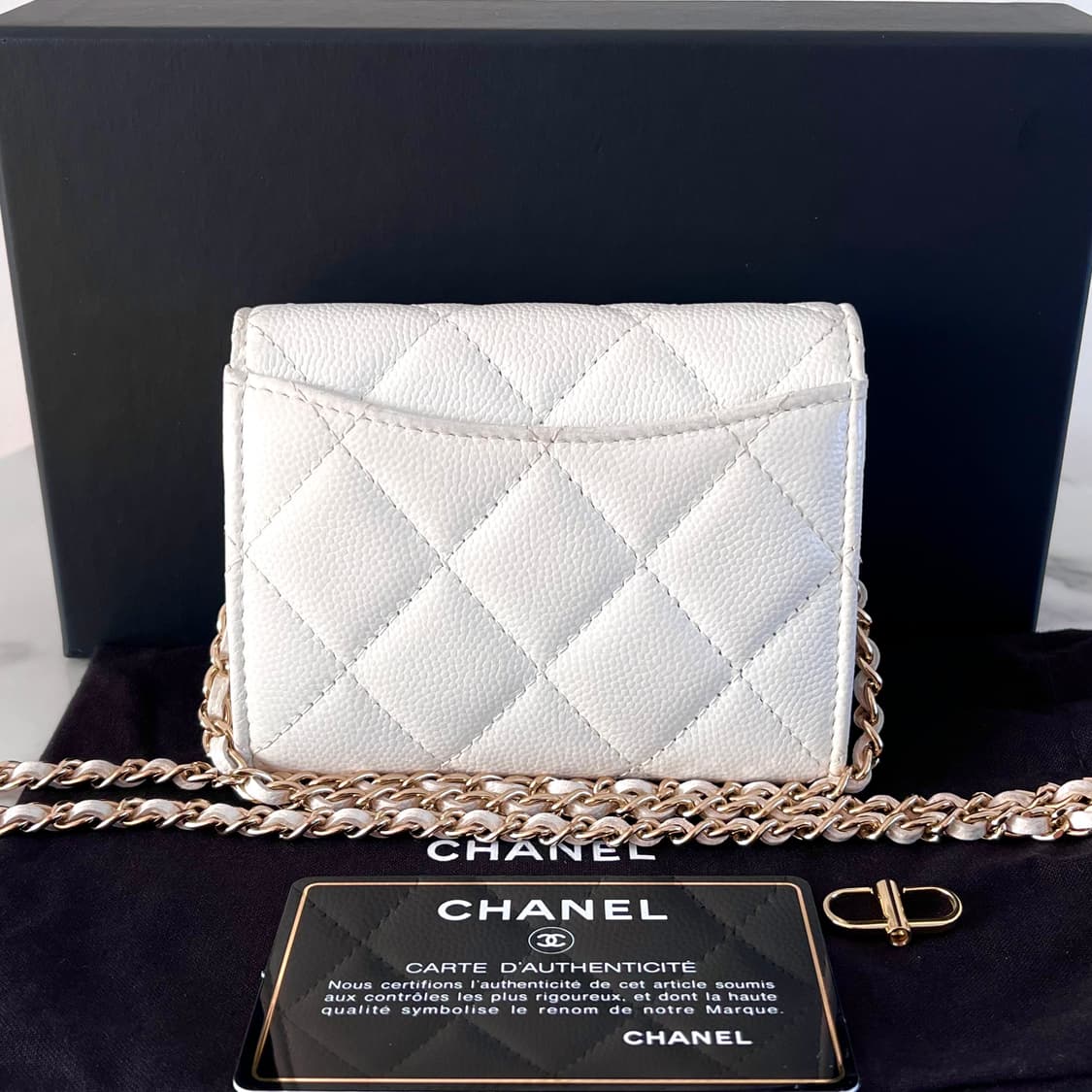 [S급/정품] 샤넬 클래식 체인 미니 지갑 크로스백 가방 화이트 골드메탈 상품이미지2