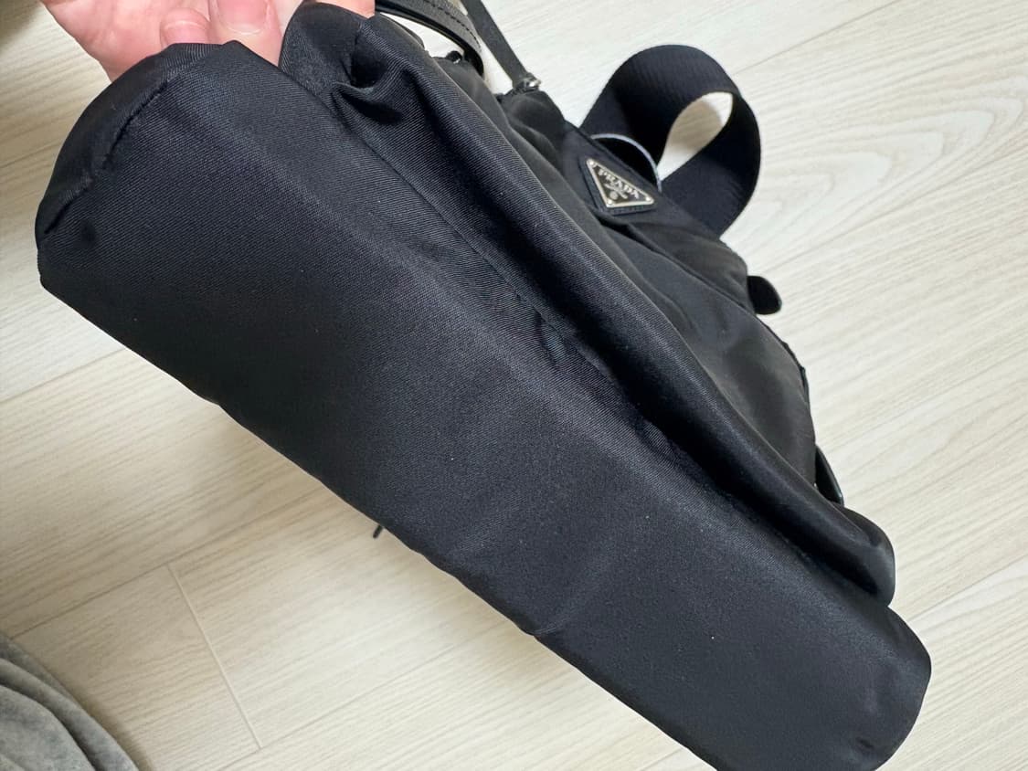  프라다 원숄더 백팩 블랙 1BZ026 상품이미지4