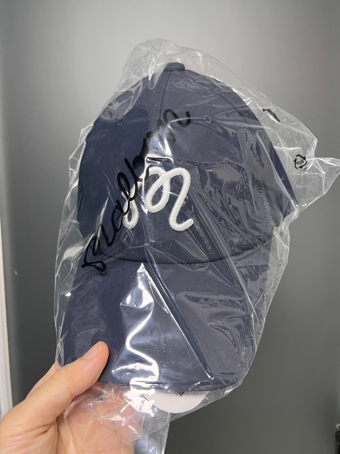 새상품) 말본 골프 선글라스 홀더 볼캡 네이비 판매. 상품이미지5