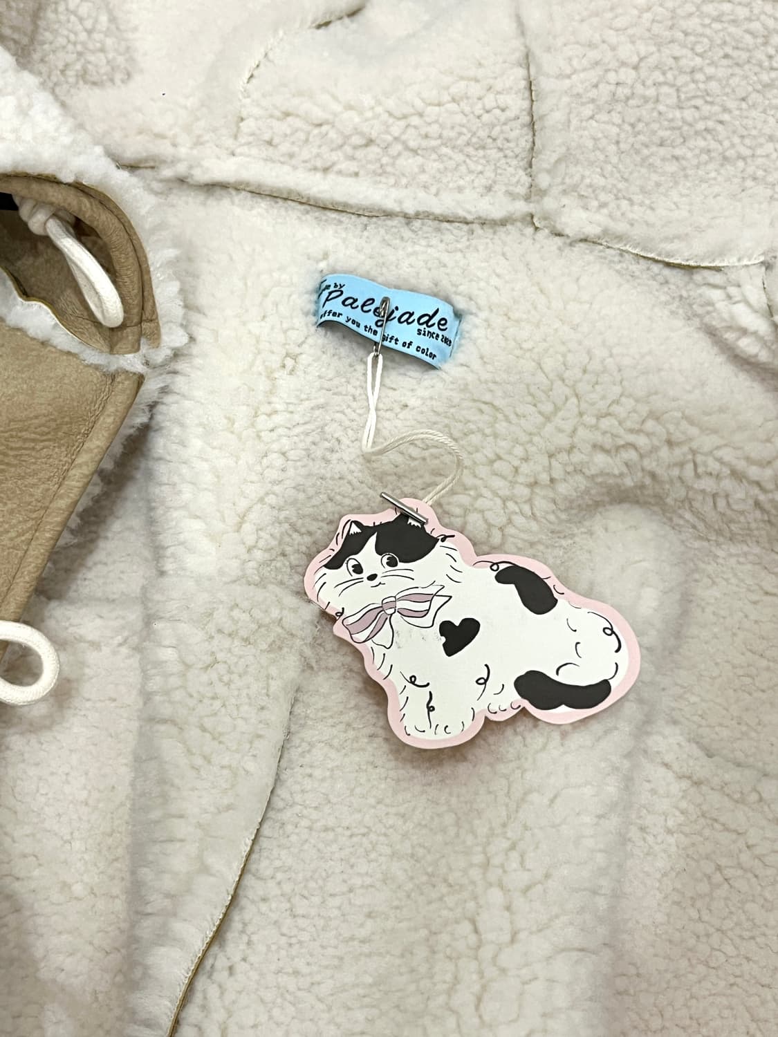 Palejade shearling hooded coat beige 상품이미지5