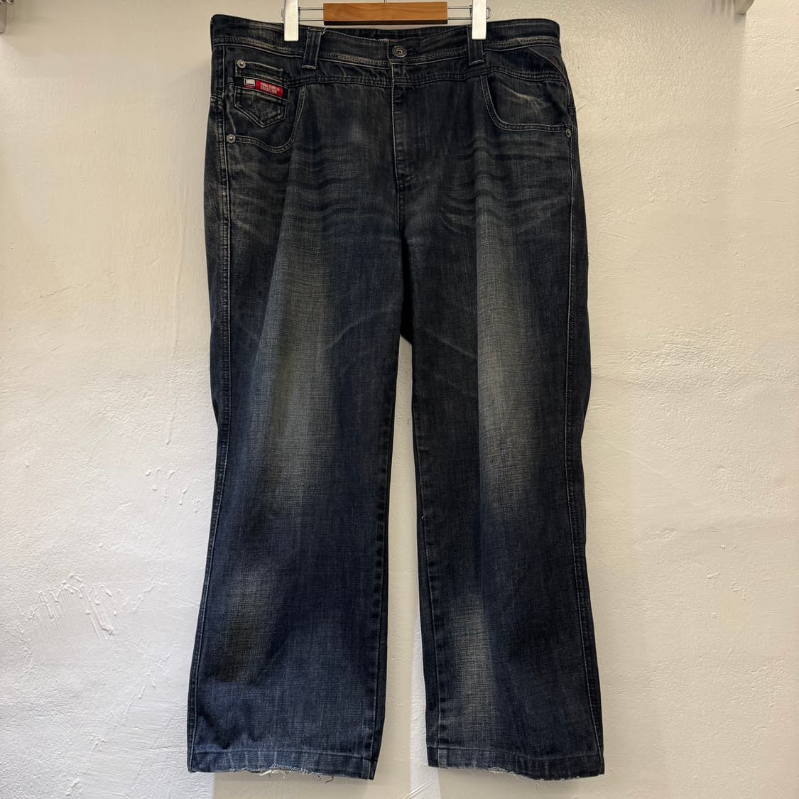 후부 레터링 자수 데님 팬츠 상품이미지2